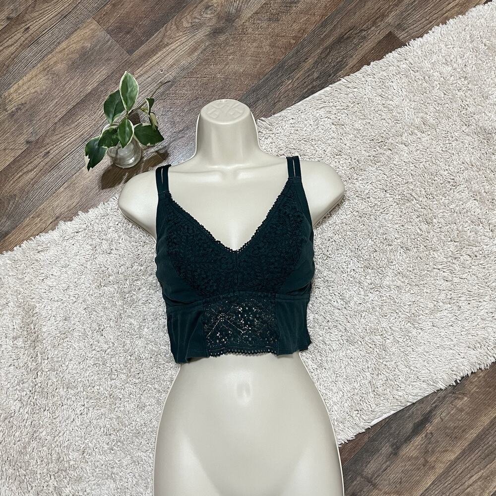 Aerie Size Medium Green Ribbed Lace Crochet V-Neck Wireless Pullover Bralette
